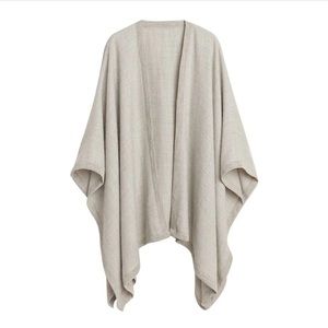 Cuyana Cape - 100% baby alpaca